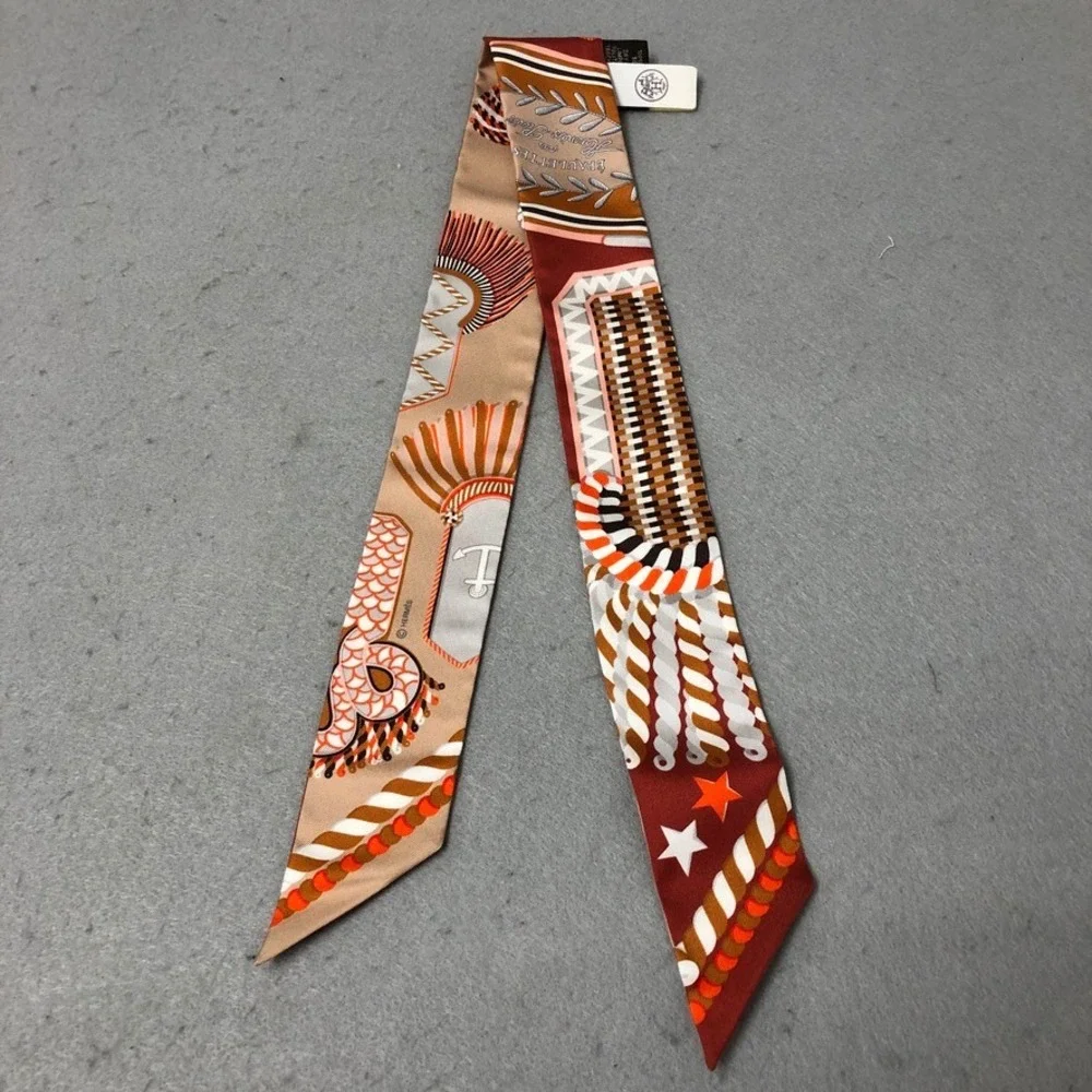 Hermes Twilly Scarf Womens OS Beige Terracotta Epaulettes de Gala Silk Ribbon